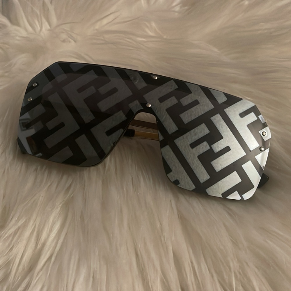 Stylish inspired Monogram Black and Silver Visor Sunglasses